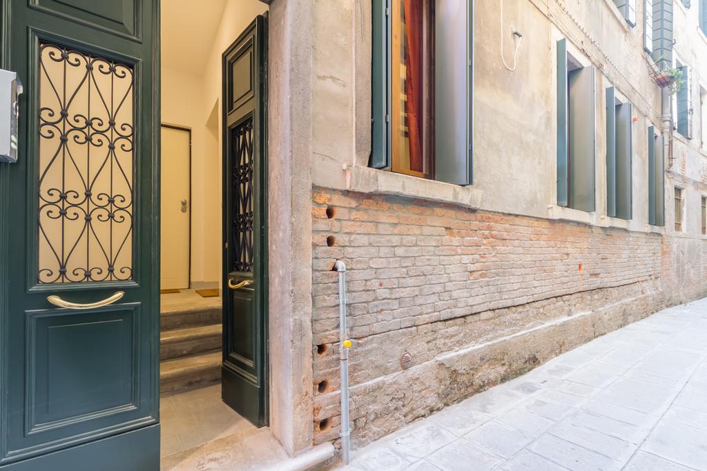 San Stae Charming Apartment Gran Canal Венеция Экстерьер фото